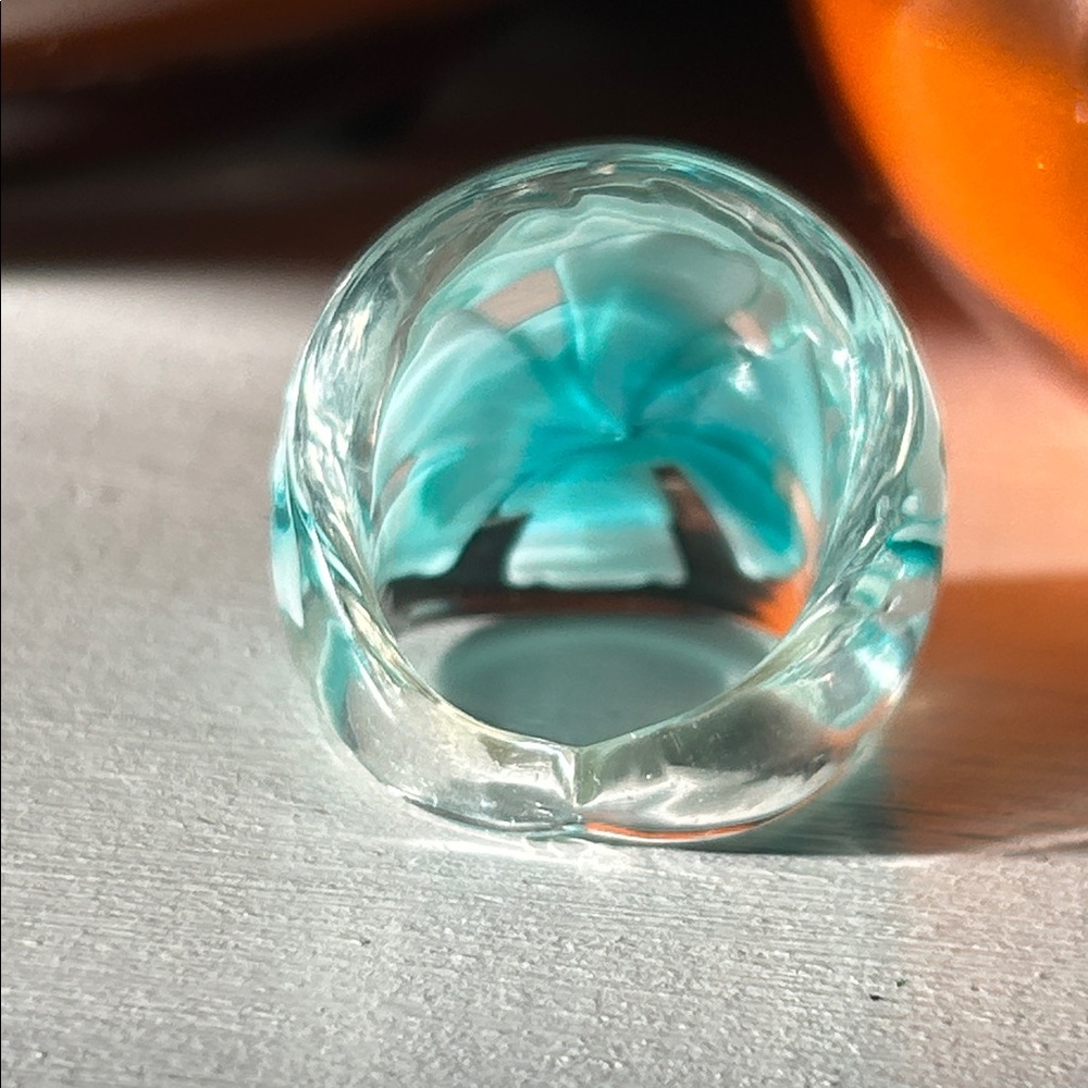 Vintage Art Glass Dome Ring Clear w Pastel Blue Flower - Picture 5 of 9